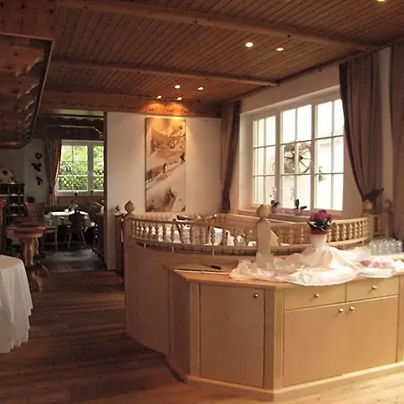 Zum Toni Hotel
