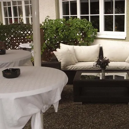 ツム トニ ホテル