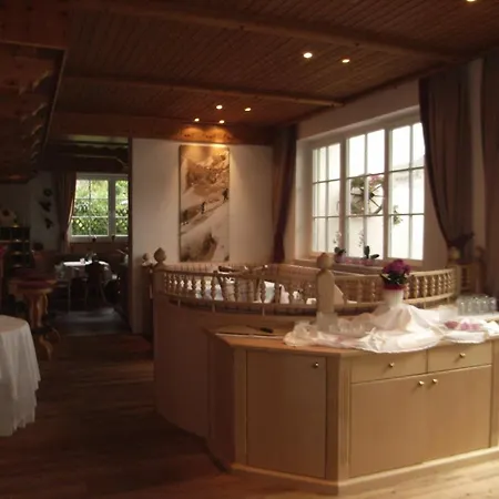 Zum Toni Szálloda 3*