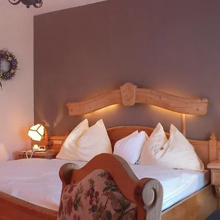 Hotel Zum Toni 3*